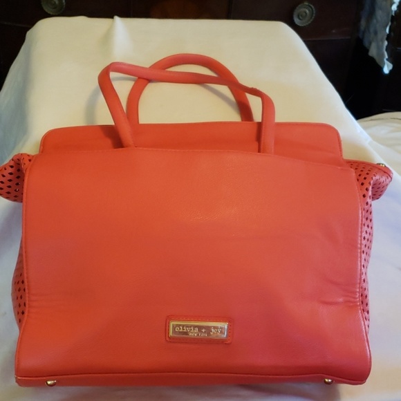 Olivia + Joy Handbags - 🎉10% OFF🎉~LARGE PURSE 🎉~OLIVIA +JOY~NEW YORK🎉